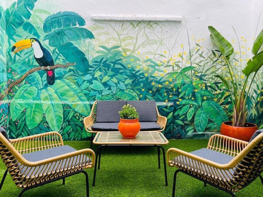 Artistic Flat Next To Ruzafa Welcome To The Jungle บาเลนเซีย ภายนอก รูปภาพ