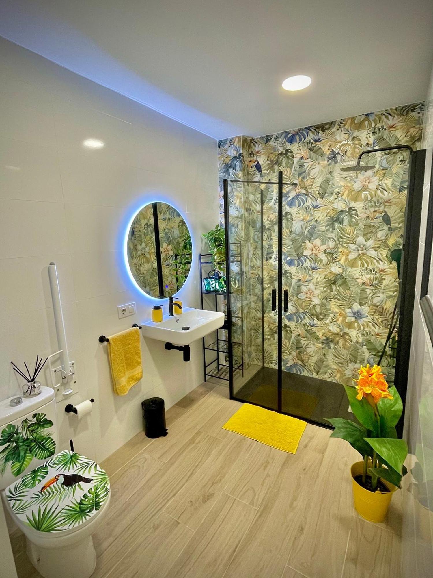 Artistic Flat Next To Ruzafa Welcome To The Jungle บาเลนเซีย ภายนอก รูปภาพ