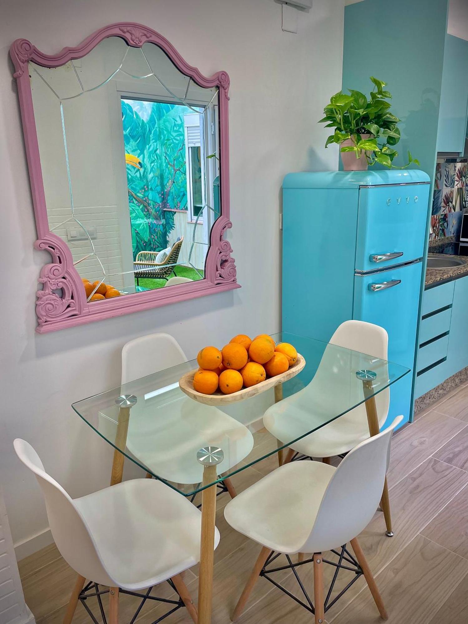 Artistic Flat Next To Ruzafa Welcome To The Jungle บาเลนเซีย ภายนอก รูปภาพ