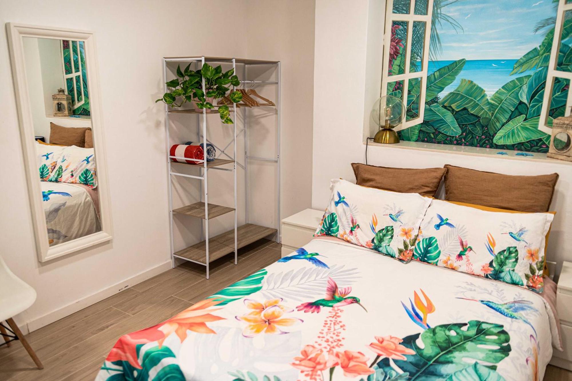 Artistic Flat Next To Ruzafa Welcome To The Jungle บาเลนเซีย ภายนอก รูปภาพ