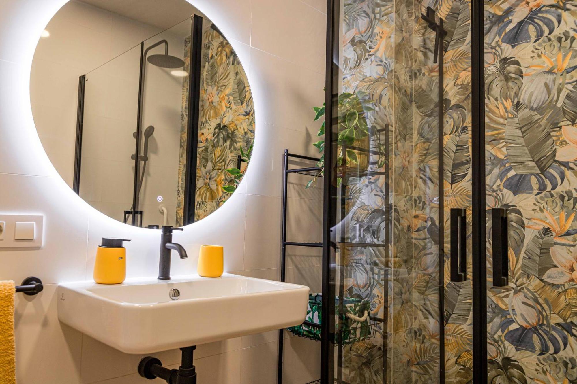 Artistic Flat Next To Ruzafa Welcome To The Jungle บาเลนเซีย ภายนอก รูปภาพ