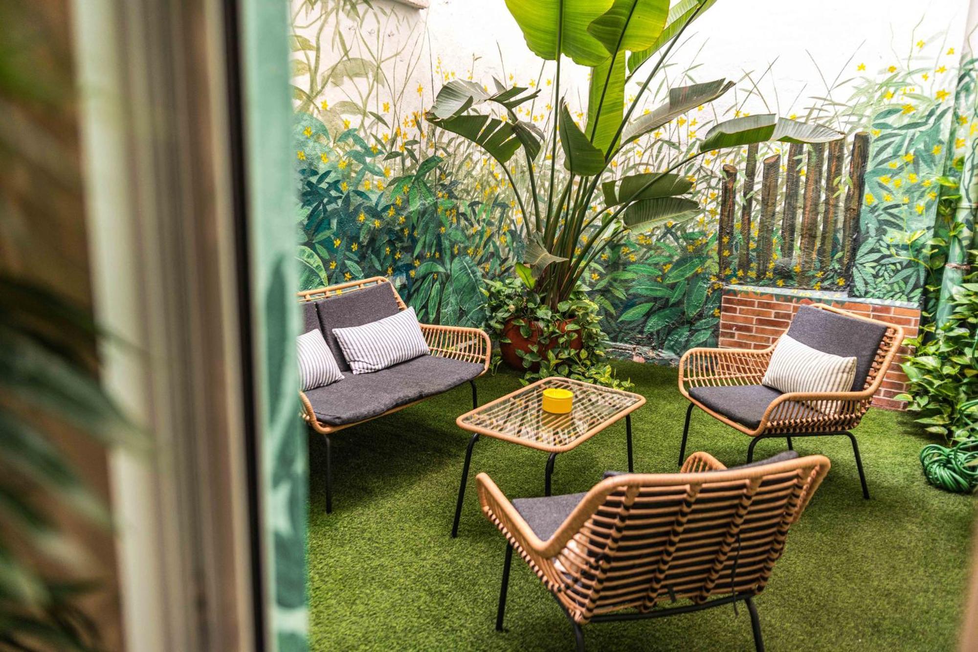 Artistic Flat Next To Ruzafa Welcome To The Jungle บาเลนเซีย ภายนอก รูปภาพ