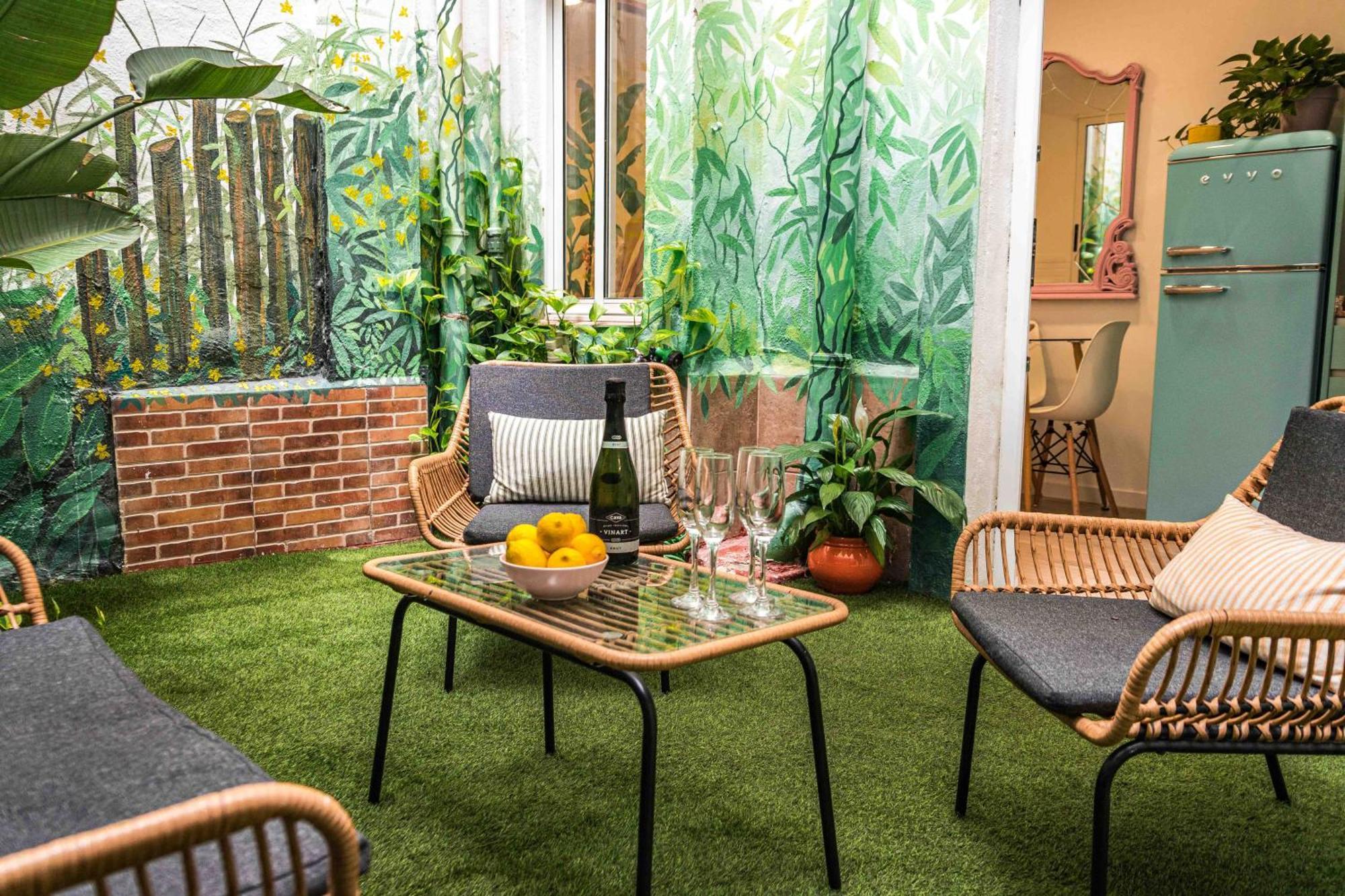 Artistic Flat Next To Ruzafa Welcome To The Jungle บาเลนเซีย ภายนอก รูปภาพ