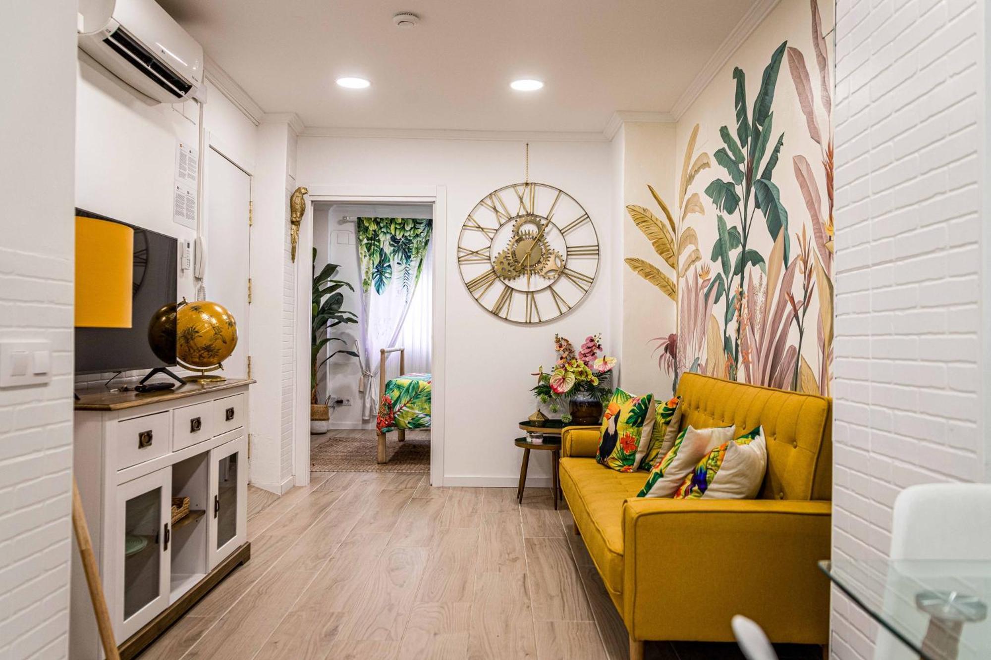 Artistic Flat Next To Ruzafa Welcome To The Jungle บาเลนเซีย ภายนอก รูปภาพ